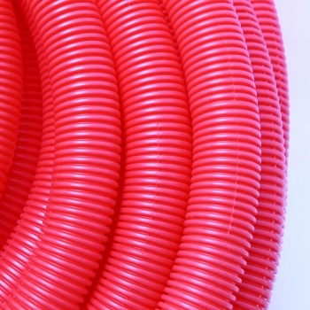 Гофра Uni-Fitt 28 мм красная (для труб 20 мм) 50м 583R2805