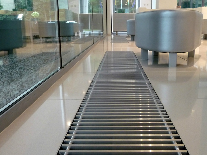 Конвектор внутрипольный КЗТО БРИЗ 260х100х1400 мм с решеткой из алюминия БР2601001400U5АЛ12