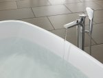 Смеситель для ванны напольный KLUDI Ambienta с душевой лейкой 535900575