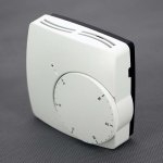 Термостат комнатный Watts WFHT Basic с нормально закрытым сервоприводом 10021093